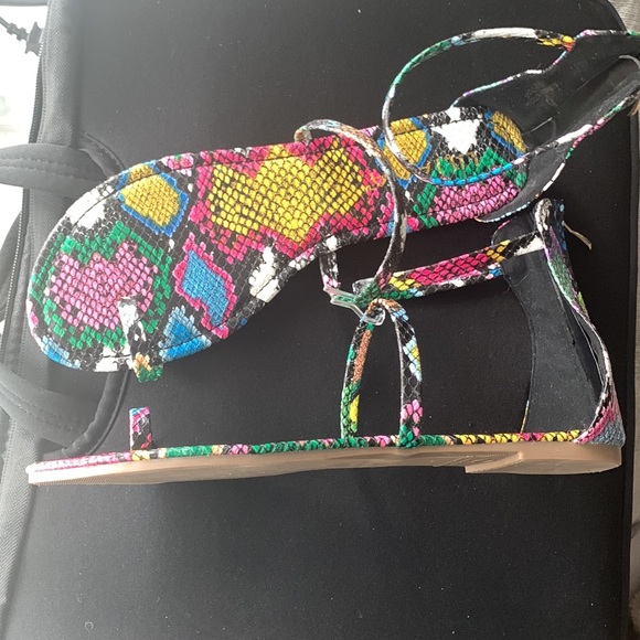 Colorful Snake Print Sandals - Picture 5 of 6